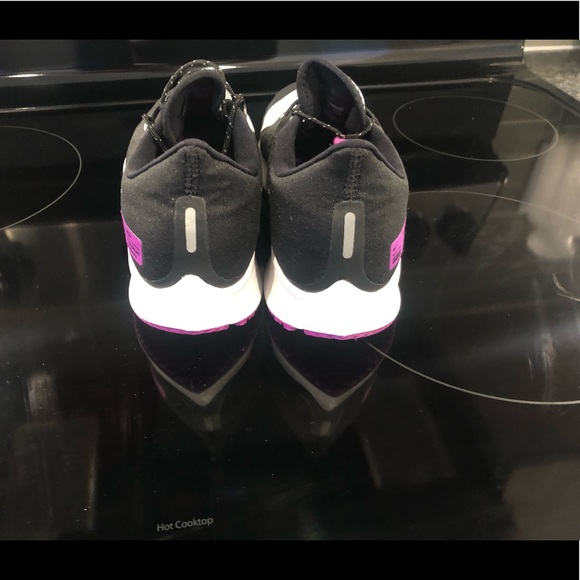 Mens Air Zoom Pegasus 35 Shield Running Shoes - Picture 8 of 8